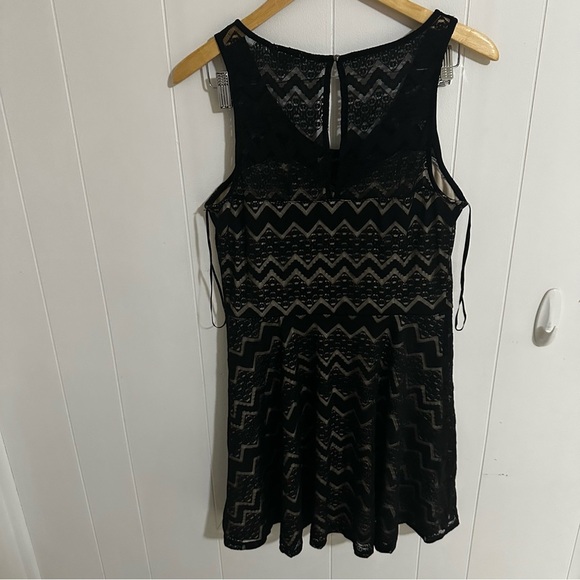 Black Chevron and gold lace Sleeveless Dress - Picture 2 of 5